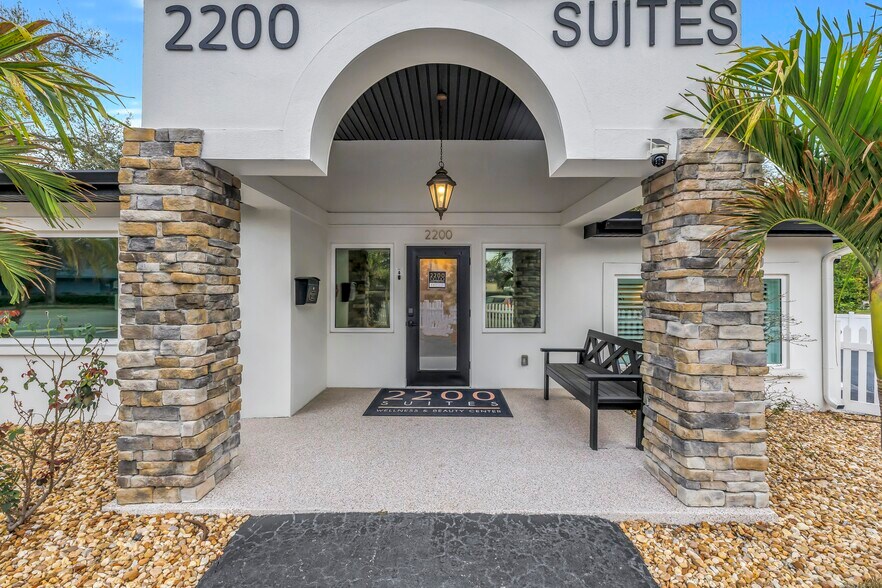 More Photos Of 2200 49th St N, Saint Petersburg Medical For Sale
