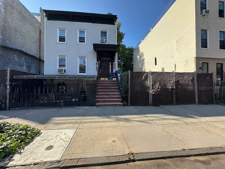 Primary Photo Of 912 Herkimer St, Brooklyn Land For Sale