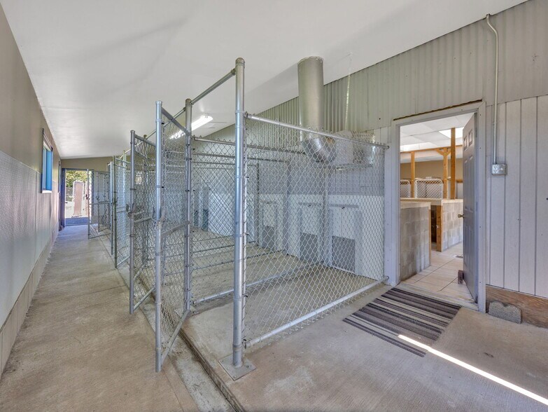 More Photos Of 44434 SE Coalman Rd, Sandy Light Manufacturing For Sale