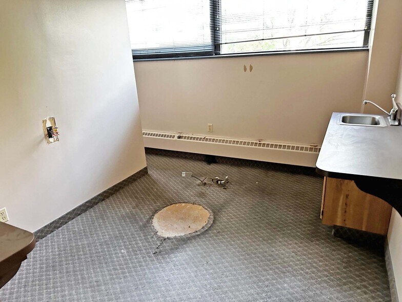More Photos Of 401 Adams Ave, Scranton Office For Sale