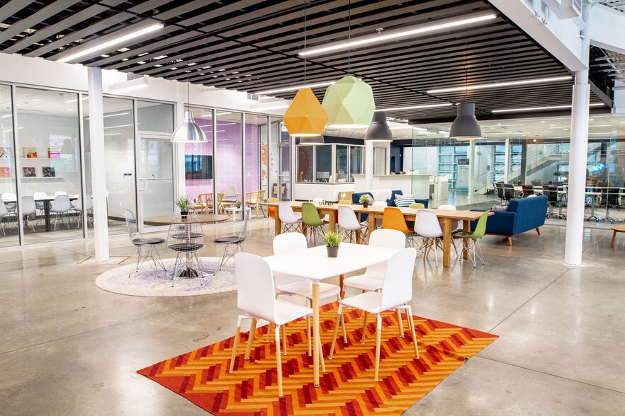 More Photos Of 300 E 39th St, Kansas City Office For Lease