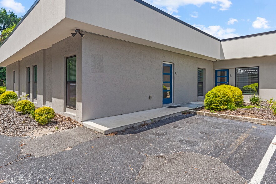 More Photos Of 2720 NW 6th St, Gainesville Medical For Lease