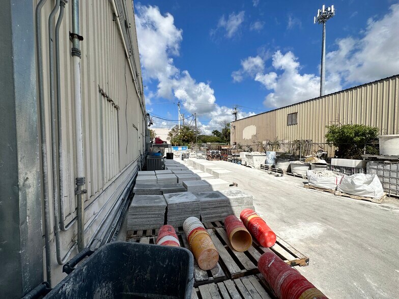 More Photos Of 800 SW 21st Ter, Fort Lauderdale Warehouse For Sale