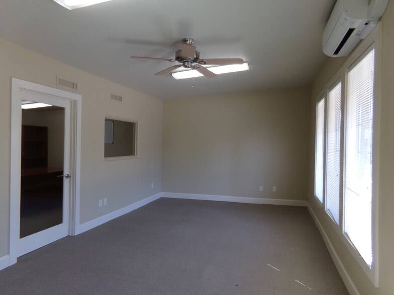 More Photos Of 9792 Highway 99, Live Oak Office For Lease