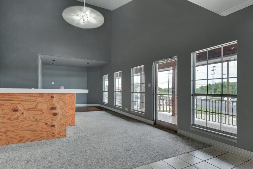 More Photos Of 5107 Monaco Cir, San Antonio Office For Sale