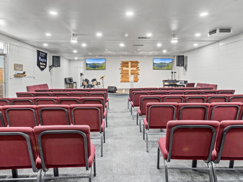 More Photos Of 15-37 Strong St, Brighton Freestanding For Sale