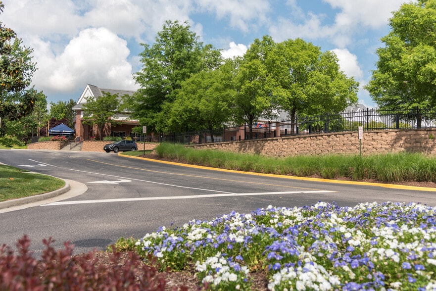 More Photos Of 7000-7044 Woodlake Commons Loop, Midlothian Unknown For Lease