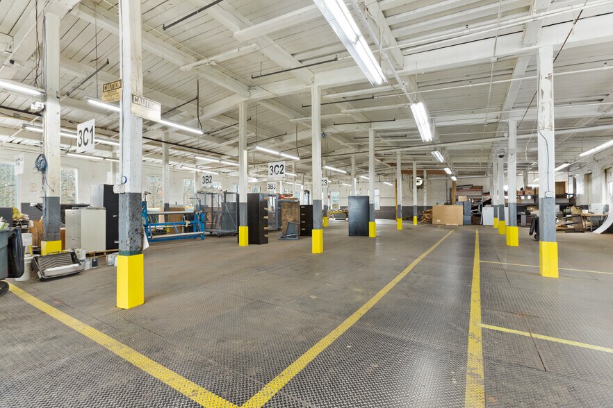 More Photos Of 30 Lenox St, New Haven Warehouse For Sale