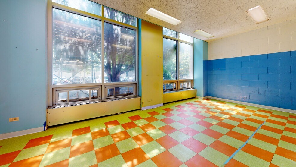 More Photos Of 6010 47th Ave, Woodside Specialty For Lease