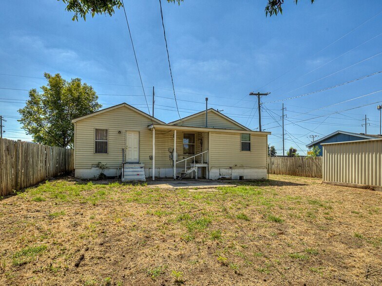 More Photos Of 721 SW 59th St, Oklahoma City Flex For Sale