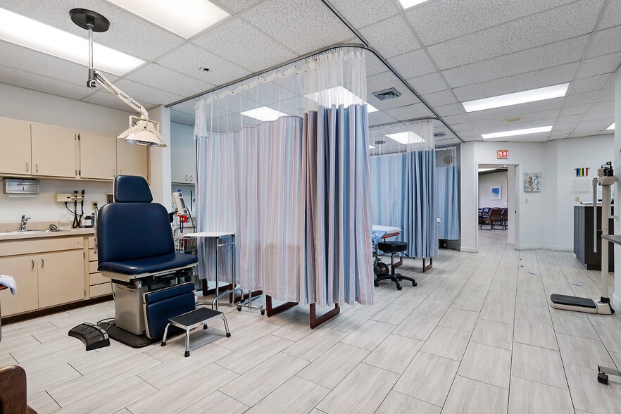 More Photos Of 2280 W Atlantic Ave, Delray Beach Medical For Sale