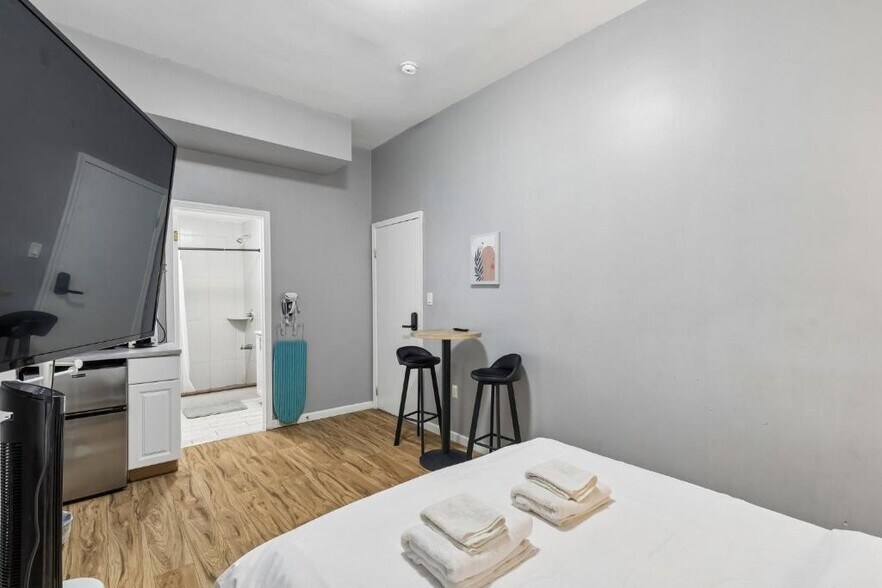 More Photos Of 1611 S Broad St, Philadelphia Specialty For Sale