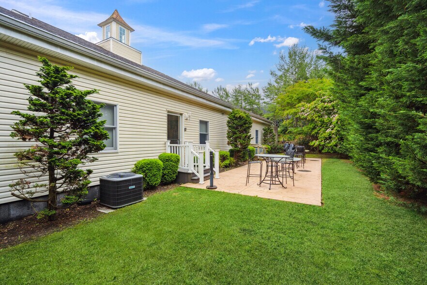 More Photos Of 2170 Joshuas Path, Hauppauge Freestanding For Sale