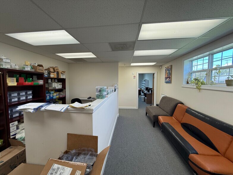 More Photos Of 8314 Browns Ln, Manassas Flex For Lease