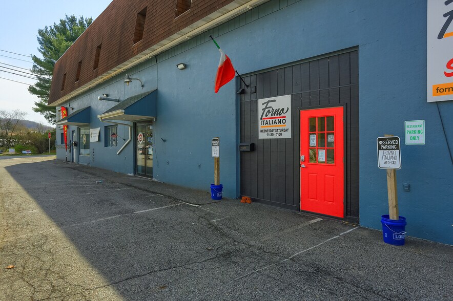 More Photos Of 115 W Main St, Evans City Freestanding For Sale