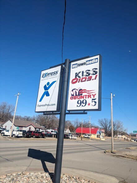 More Photos Of 545 Sherman St, Emporia Office For Lease