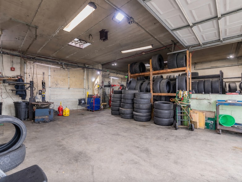 More Photos Of 65 E Sauk Trl, Chicago Heights Auto Repair For Sale