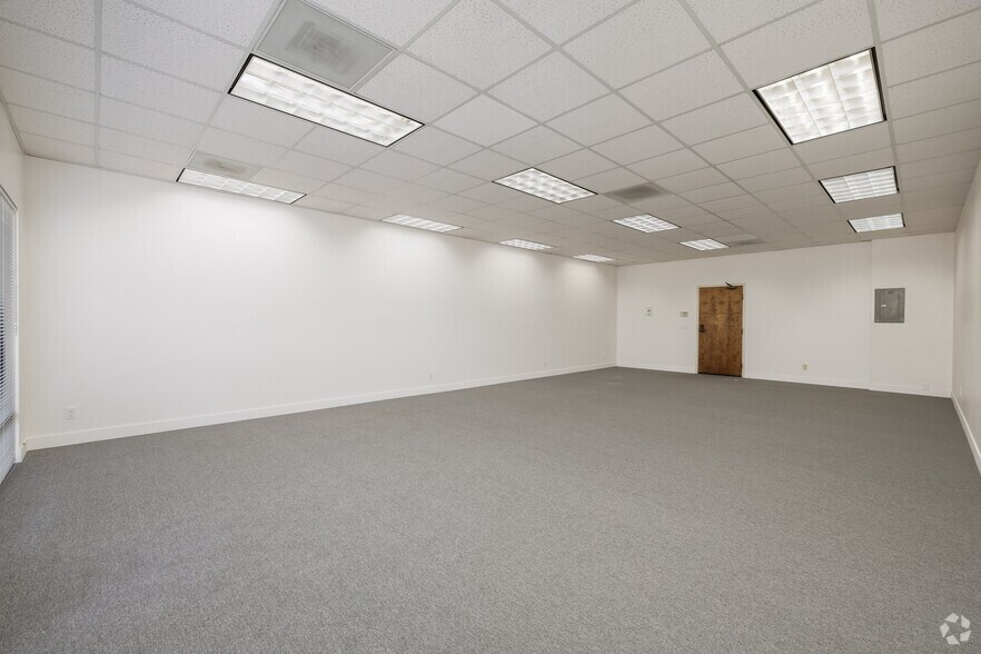 More Photos Of 7710 Balboa Ave, San Diego Office For Lease