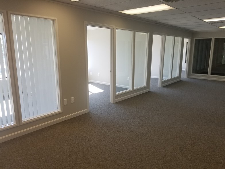 More Photos Of 161-163 Boston Post Rd, Waterford Office For Lease