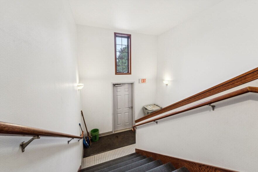 More Photos Of 952 S Park Ave, Fond Du Lac Medical For Sale