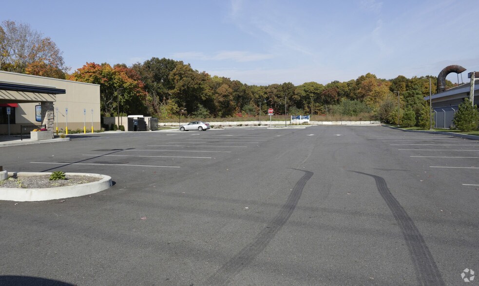 More Photos Of 4005 Jericho Tpke, East Northport Land For Lease