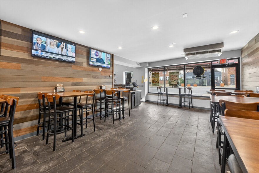 More Photos Of 8713 Gravois Rd, Saint Louis Restaurant For Sale