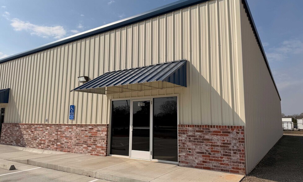 Primary Photo Of 109 Industrial Blvd, Nash Warehouse For Lease