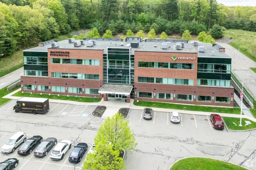 More Photos Of 134 Turnpike Rd, Southborough Medical For Lease