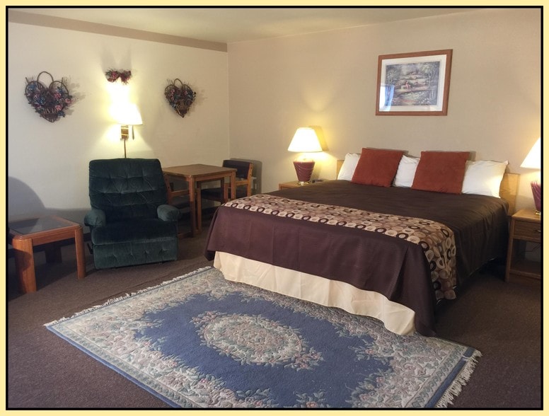 More Photos Of 2100 Fay St, Burlington Hotel For Sale