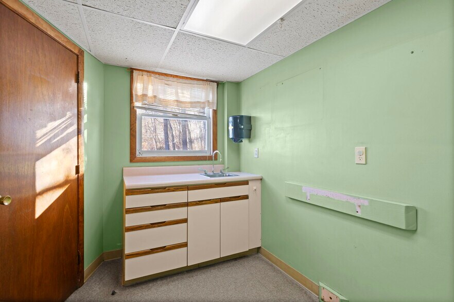 More Photos Of 428 NH-108, Somersworth Daycare Center For Sale