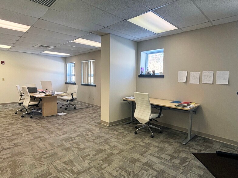 More Photos Of 30 International Dr, Portsmouth Office For Lease