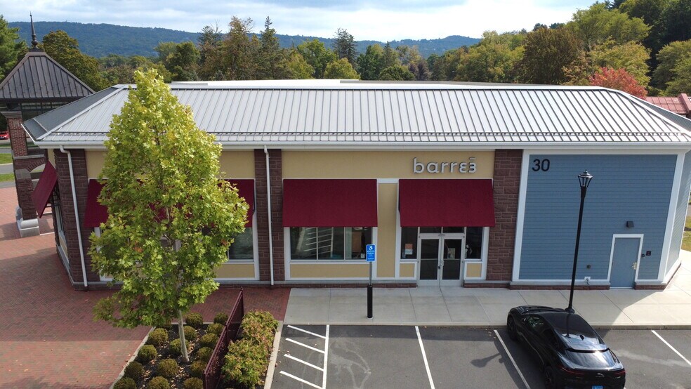 More Photos Of 21 Ensign Dr, Avon Unknown For Lease