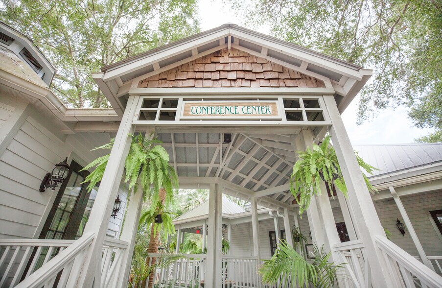 More Photos Of 219 Highway 51 NE, Steinhatchee Lodge Meeting Hall For Sale