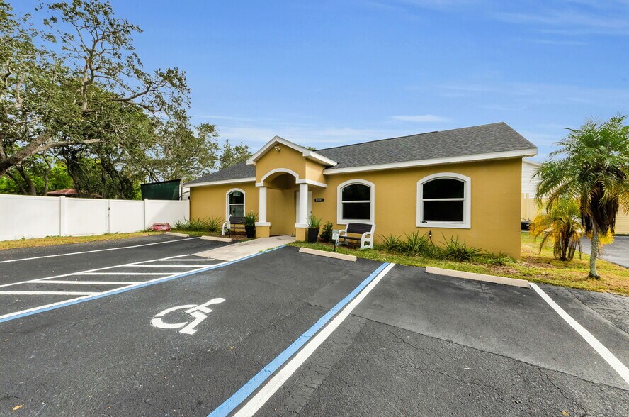 More Photos Of 11748 La Madera Blvd, Port Richey Office For Sale