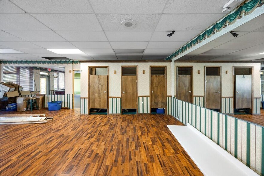 More Photos Of 4066 Broward Blvd, Fort Lauderdale Storefront Retail Office For Lease