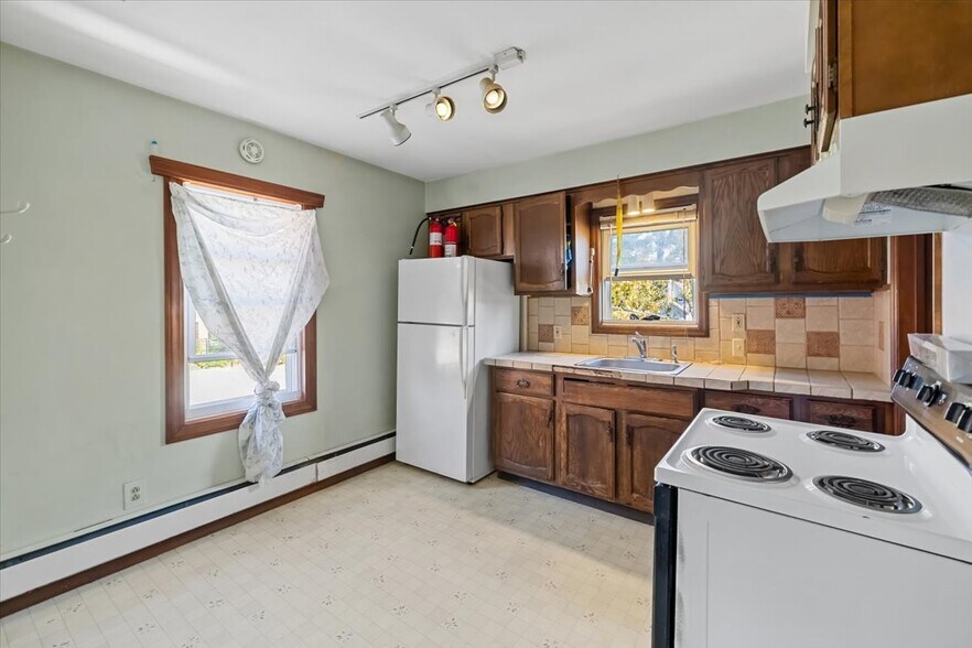 More Photos Of 6 Elmer St, Madison Storefront Retail Residential For Sale