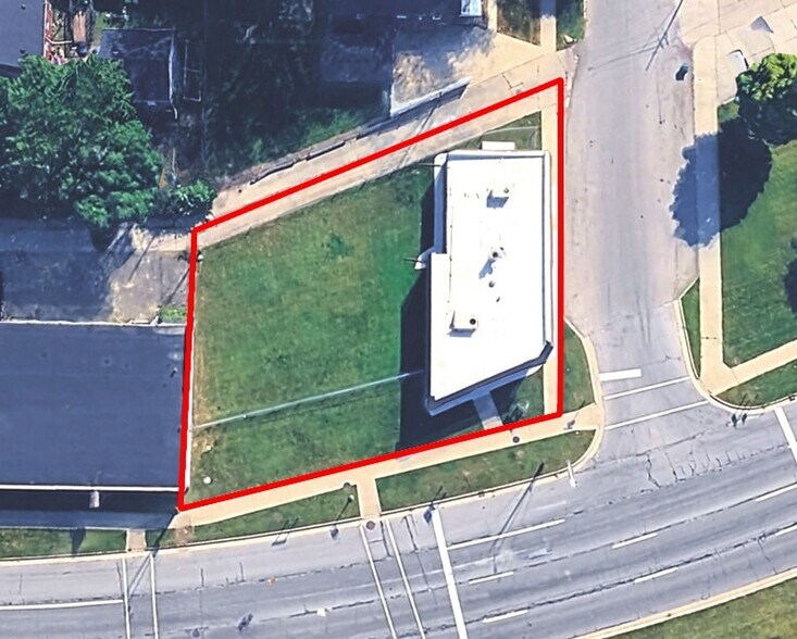 More Photos Of 2827 Fort St, Lincoln Park Freestanding For Sale