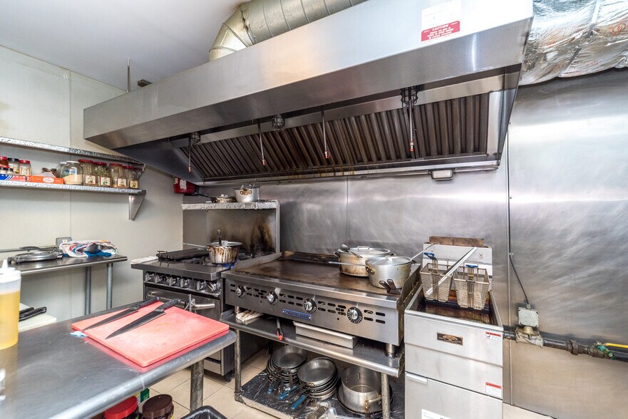 More Photos Of 9 Church St, Lambertville General Retail For Sale