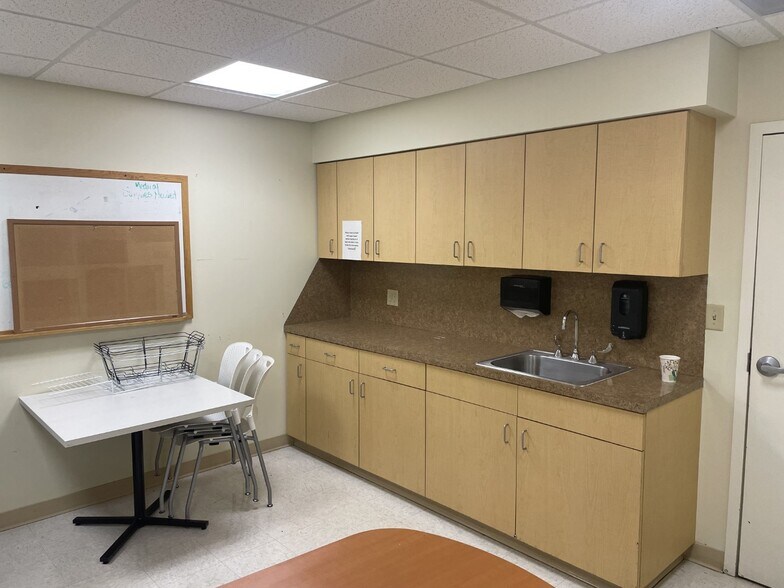 More Photos Of 1 St. Vincent Cir, Little Rock Medical For Lease