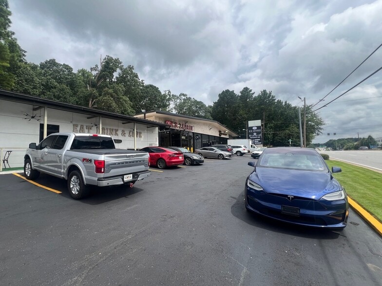 More Photos Of 1850 Lawrenceville Hwy, Decatur Freestanding For Lease