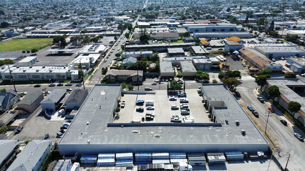 More Photos Of 2300 Walnut Ave, Signal Hill Warehouse For Lease