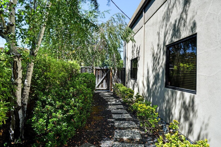 More Photos Of 550 Price Ave, Redwood City Office For Sale