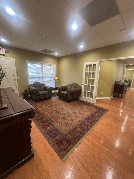 More Photos Of 267 W Wieuca Rd NE, Atlanta Office For Sale