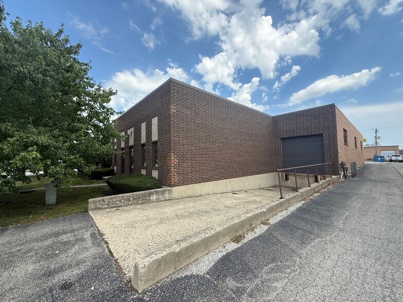 More Photos Of 135 Martin Ln, Elk Grove Village Warehouse For Sale