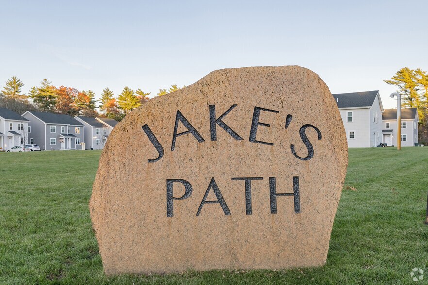 More Photos Of 5 Jakes Path, Middleboro Apartments For Sale