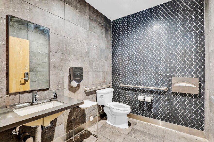 More Photos Of 506 S Myrtle Ave, Monrovia Storefront For Sale