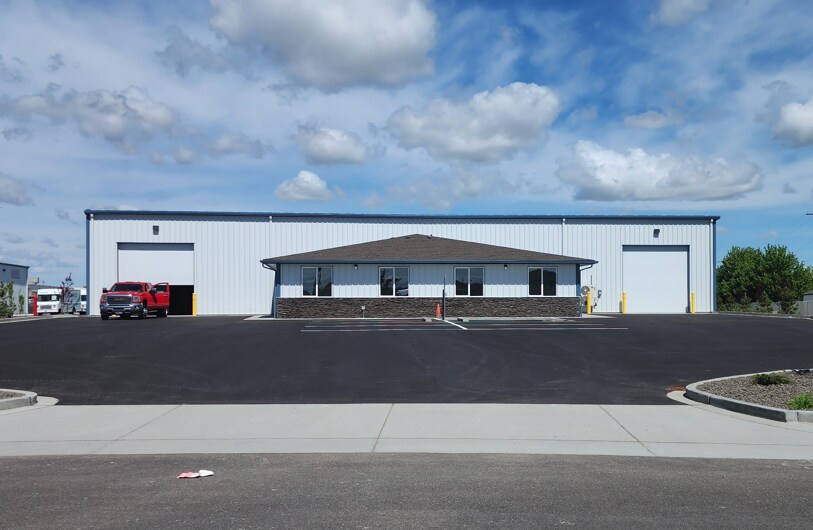 Primary Photo Of 2005 E Superior St, Pasco Distribution For Lease
