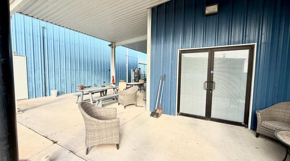 More Photos Of 14625 N Hollyhock Ave, Gardendale Warehouse For Sale