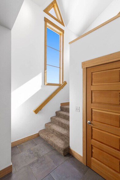 More Photos Of 1281 Stoneridge Dr, Bozeman Apartments For Sale