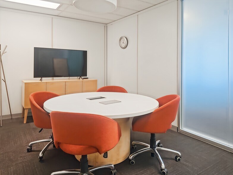 More Photos Of 4838 Richard Rd SW, Calgary Coworking Space